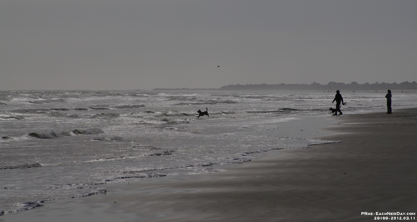 29169Cr - Vacation at Kiawah Island, SC - Beach walk with Mom and Andy